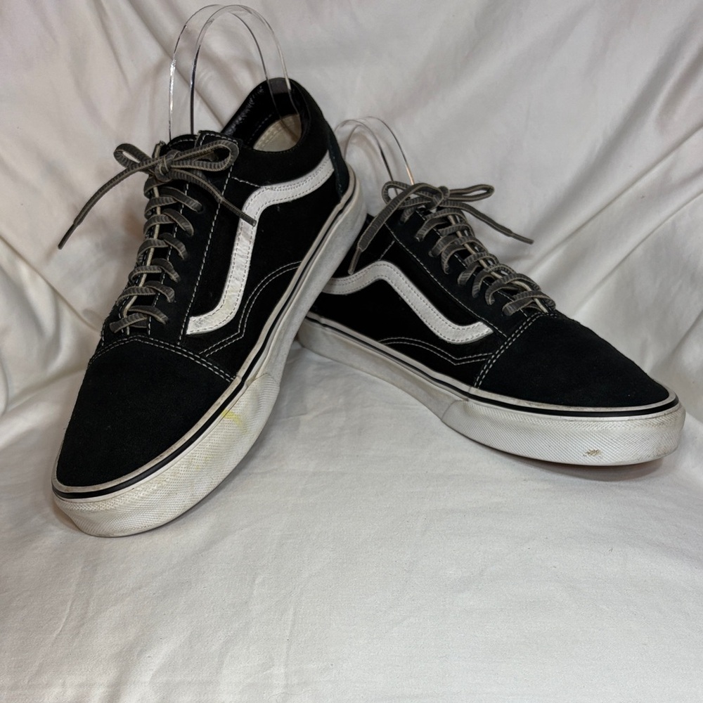 Vans Old Skool Men's Black and White Low Top Skate Sneakers Sz 11